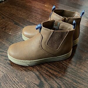 Cat&Jack Brown Kids Chelsea Boots